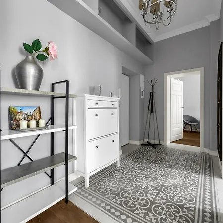 Old Town - Location, Nearby River - By Rentujemy