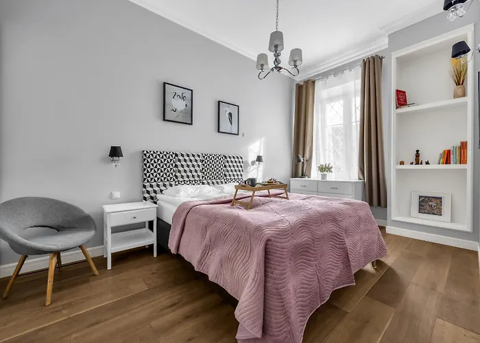 Old Town - Location, Nearby River - By Rentujemy Apartmán *