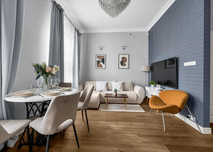 Old Town - Location, Nearby River - By Rentujemy Warsaw