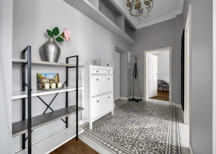 Old Town - Location, Nearby River - By Rentujemy